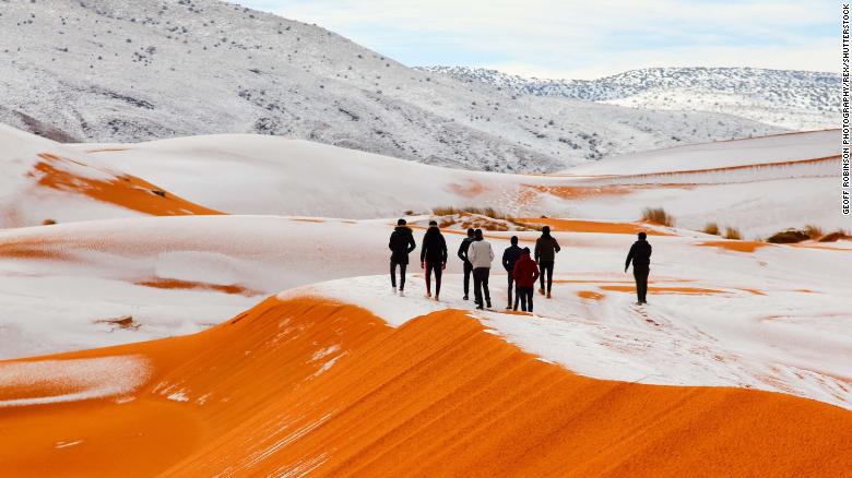 Nieve en las cercanías de Ain Sefra. Imagen: Geoff Robinson Photography (Shutterstock)